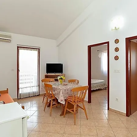 1249 2* Fazana