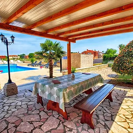 1249 Hotel 4*